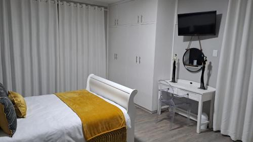 Oudtshoorn House | Enchanted Guests