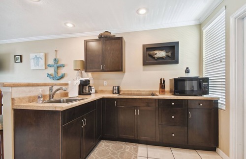 Bay Esplanade Hotel | Enchanted Inn Deluxe Suite #8 w/View of the Intra-costal water-way Pool, Fishin