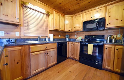Morganton Cabin | Enchanted Lookout Lodge | 3 Bed, 3 Bath