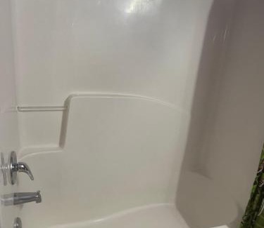 Hiram Bed & Breakfast | Enchanted Queendom