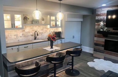 Rapid City House | Enchanted Studio & secluded outdoor patio oasis with gorgeous views