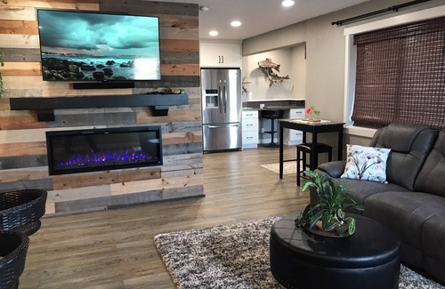 Rapid City House | Enchanted Studio & secluded outdoor patio oasis with gorgeous views