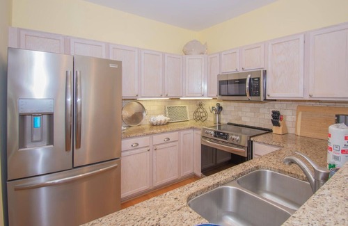 Bonito Boathouses House | Enchanting Island North Retreat: Serene Surroundings,Amenities,Golf Course Views