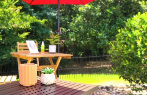 Buford House | Enchantress Lake Cottage - KING BED/SLEEPS 10