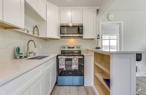 Clearlake Apartment | End Unit w/Clear Lake Access in NorCal!