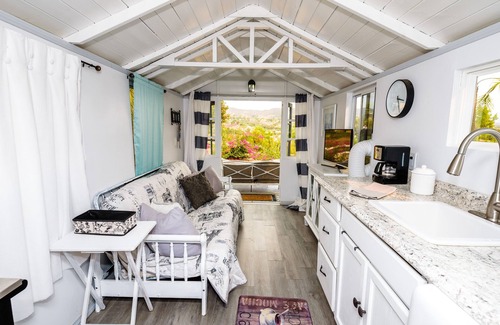 Temecula House | Endless view hilltop hideaway cottage 🌴