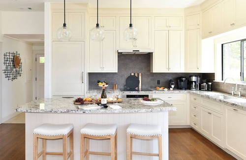 Napa Condo | Enjoy a glass of wine & watch Napas stunning sunsets from sofa on huge deck! 3ba