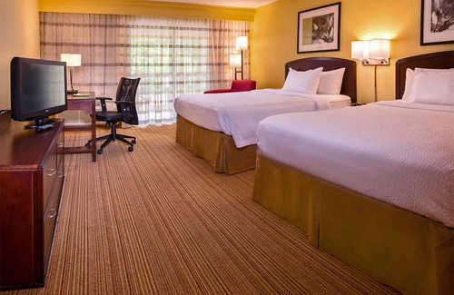 Durham Hotel | Enjoy a Hassle-Free and Suiting Stay! 3 Convenient Units, Free Parking, Pool