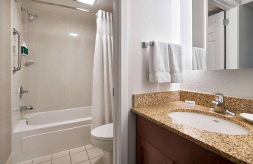 Parole Hotel | Enjoy a Hassle-Free Stay! Pet-Friendly, Close to William Paca Garden