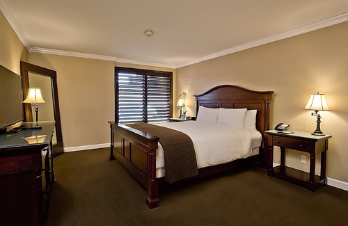 Cupertino Hotel | Enjoy a Hassle-free Stay! Free Parking, Onsite Pool, Minutes to Franco Park