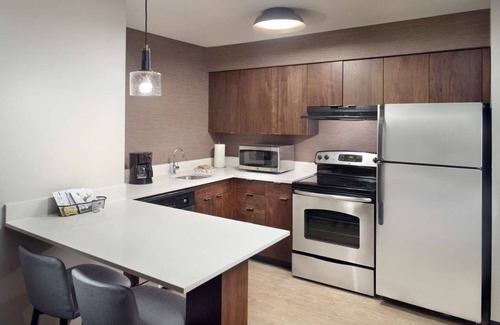 Morrisville Hotel | Enjoy a Hassle-Free and Suiting Stay! Free Breakfast, Outdoor Pool, Pets Allowed