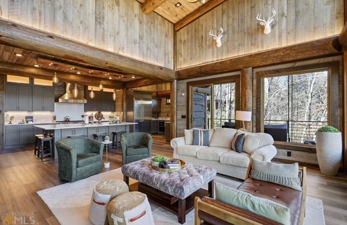 Epworth Cabin | Enjoy a Luxe Riverfront Retreat at Miracle Creek