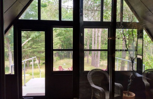 Mauston Cabin | Enjoy A memorable experience in our unique Cabin on Wisconsin River