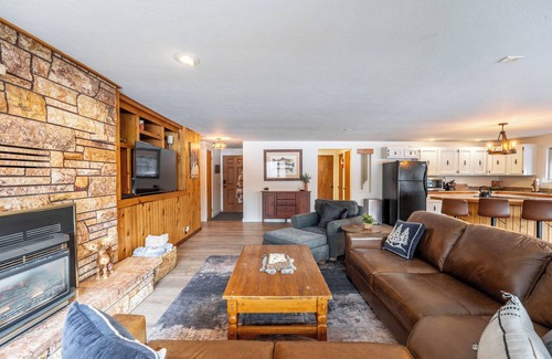 Red Lodge Cabin | Enjoy a peaceful retreat and a fisherman's dream on Rock Creek!