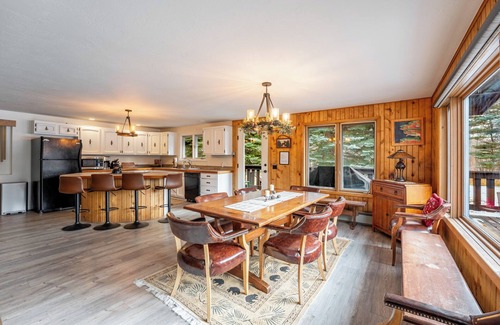 Red Lodge Cabin | Enjoy a peaceful retreat and a fisherman's dream on Rock Creek!