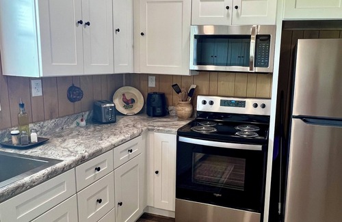 Groveoak Other | Enjoy a quiet, relaxing stay with the beauty of open Alabama countryside.