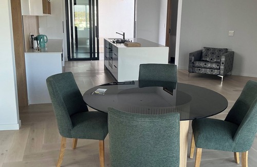 Heldervue Apartment | Enjoy a relaxing getaway in our new luxury apartment, central to most amenities