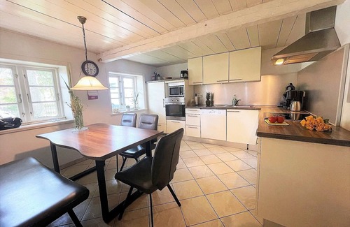 Aventoft House | Enjoy a relaxing vacation in Pörksen Huus with room for the whole family