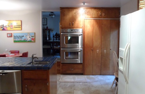 Healdsburg Cottage | Enjoy a Slice Of Country-Two miles to Downtown Healdsburg