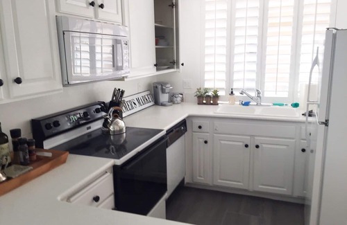 Rancho Mirage Condo | Enjoy a true desert oasis. Golf, tennis, clubhouse and pools in gated community