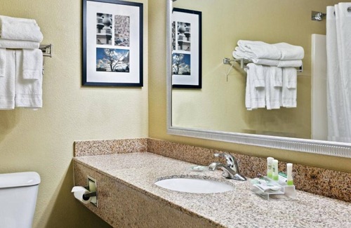 Quad Cities House | Enjoy free airport transfers to and from our room in Moline