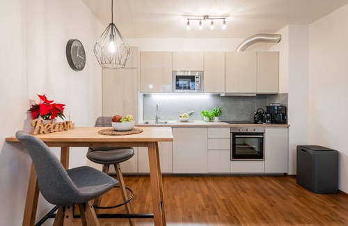 Hlubocepy Apartment | Enjoy Garden & Grill & Aquapark, close to the city center of Prague
