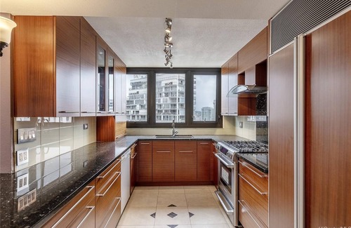 Waikiki Condo | Enjoy Grand 2BR, 2 Baths, Executive Condo Near Beach and Everything Else
