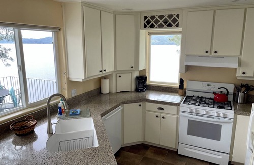 Harrison House | Enjoy Lake Life in Carlin Bay