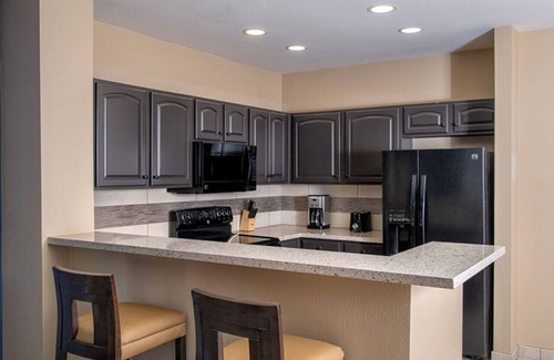 Enterprise Apartment | Enjoy Las Vegas Blvd with the Family in 2BD condo with resort lazy river