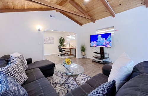 Dublin House | Enjoy quiet 4B2b with 2 king in downtown Dublin