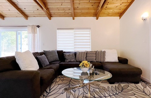 Dublin House | Enjoy quiet 4B2b with 2 king in downtown Dublin