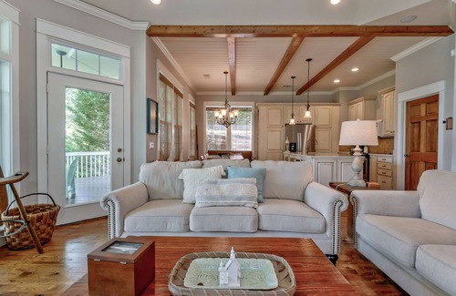 Wedowee Cottage | Enjoy spacious 4 bedroom home with stunning lake views and year round deep water