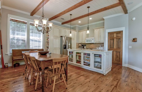 Wedowee Cottage | Enjoy spacious 4 bedroom home with stunning lake views and year round deep water