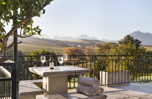 Stellenbosch Apartment | Enjoy the privacy of your own wood fired hot-tub, barbecue & breathtaking views.