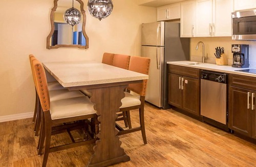 Ormond Shores Condo | Enjoy the sands of the Atlantic in this tropical 2BD condo with resort amenities for family