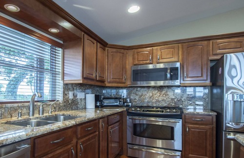 Spring Hill House | Enjoy the summer at the best beach house ☀️🌴🐚🏝️⛵