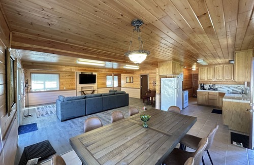 Klamath House | Enjoy this cozy family-style home along the Klamath River, just off HWY 101!