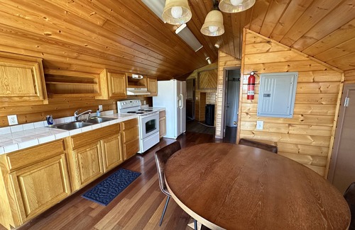 Klamath House | Enjoy this cozy family-style home along the Klamath River, just off HWY 101!