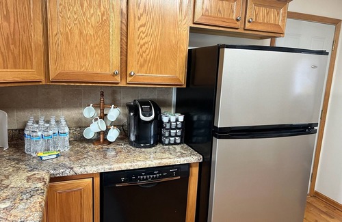 Hamilton House | Enjoy this spacious ranch-style house next to the quilting capital of the world.