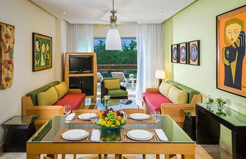 Ejidal Hotel | Enjoy with your family group in a two-bedroom suite.