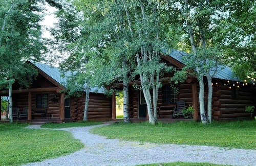 Idaho Falls Cabin | Enjoyable 1-bedroom “Mallard” Log Cabin in Ririe