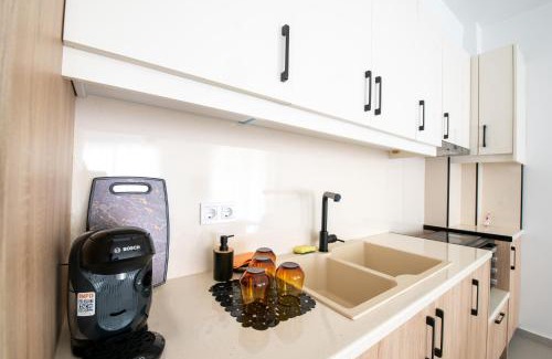 Patras Apartment | Ennea suites-Earth suite