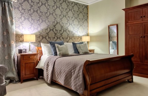 Bossington Bed & Breakfast | Ensuite B&B superking room with private access