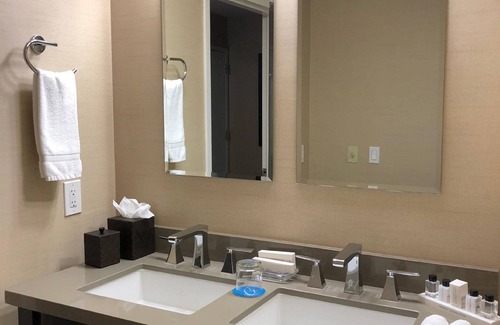 Cupertino Hotel | Ensuring a Very Comfortable Stay! Free Breakfast and Parking, Pets Allowed