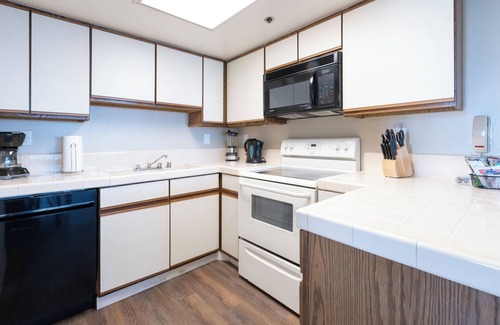 Capistrano Beach Hotel | Ensuring a Very Memorable Stay! Private Balcony & Kitchen! Onsite Pool!