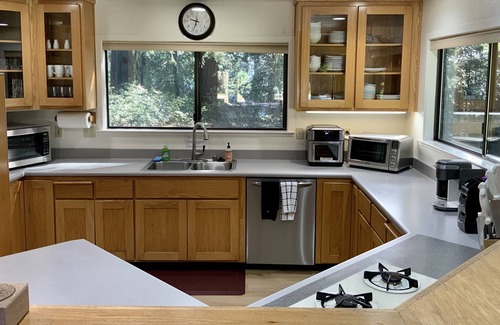 La Selva Beach House | Entelechy Ranch - A Cozy Redwood Resort