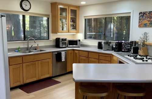 La Selva Beach House | Entelechy Ranch - A Cozy Redwood Resort