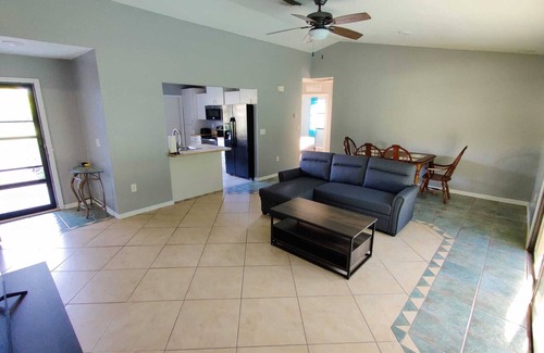 Spring Hill House | Entire 3bd w/large screened POOL - 6 min from Weeki Wachee