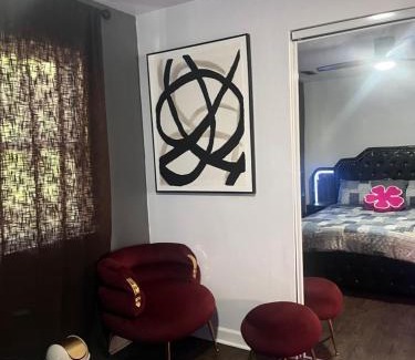 Des Plaines Apartment | Entire 5 bedroom spacious mansion