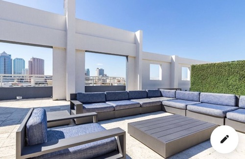 Channel District Condo | Entire Condo 2/1 Channelside 2 min to Ybor City,